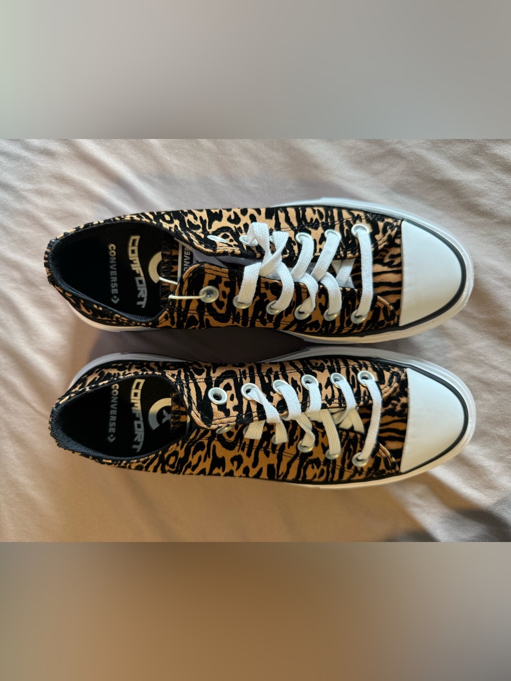 Converse Low Top Platform Sneakers in Leopard Print - Picture 4 of 7